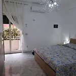 Elisabeth House *